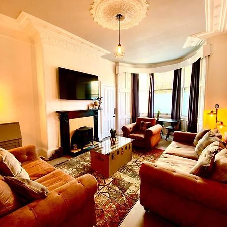 Anchored Homely Apartment In Historic Centre พาสเลย์ ภายนอก รูปภาพ