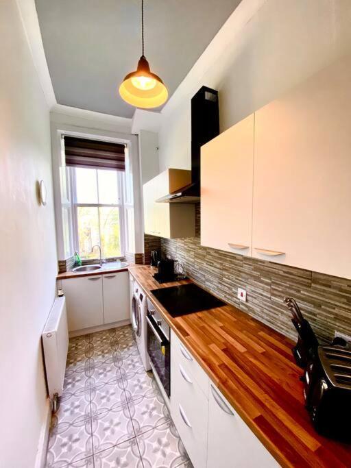 Anchored Homely Apartment In Historic Centre พาสเลย์ ภายนอก รูปภาพ