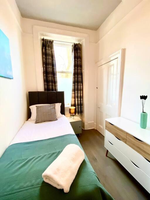 Anchored Homely Apartment In Historic Centre พาสเลย์ ภายนอก รูปภาพ