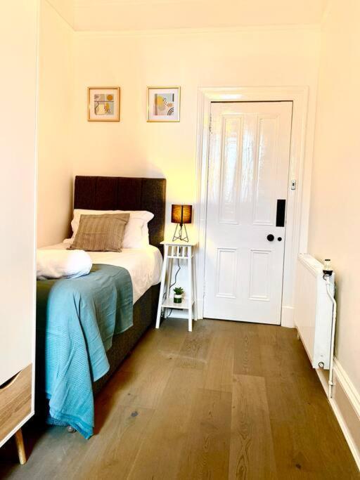 Anchored Homely Apartment In Historic Centre พาสเลย์ ภายนอก รูปภาพ
