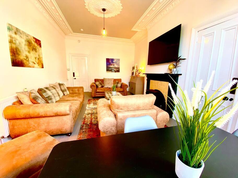 Anchored Homely Apartment In Historic Centre พาสเลย์ ภายนอก รูปภาพ