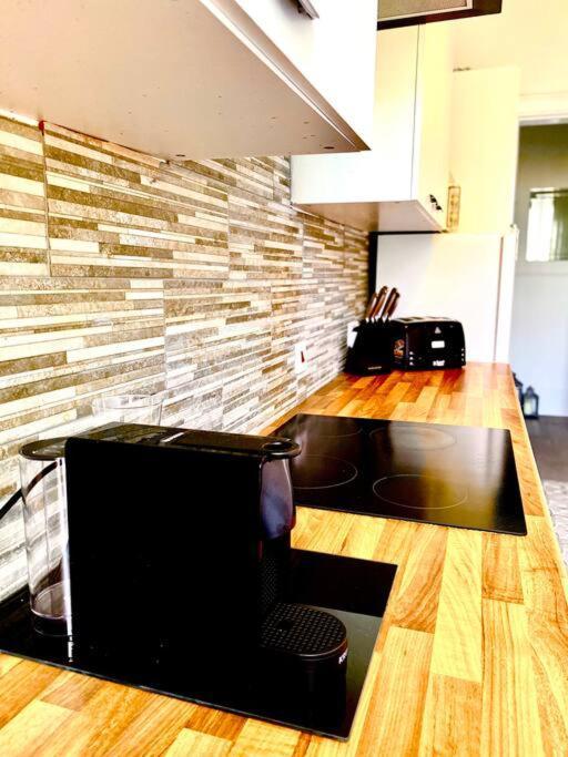 Anchored Homely Apartment In Historic Centre พาสเลย์ ภายนอก รูปภาพ