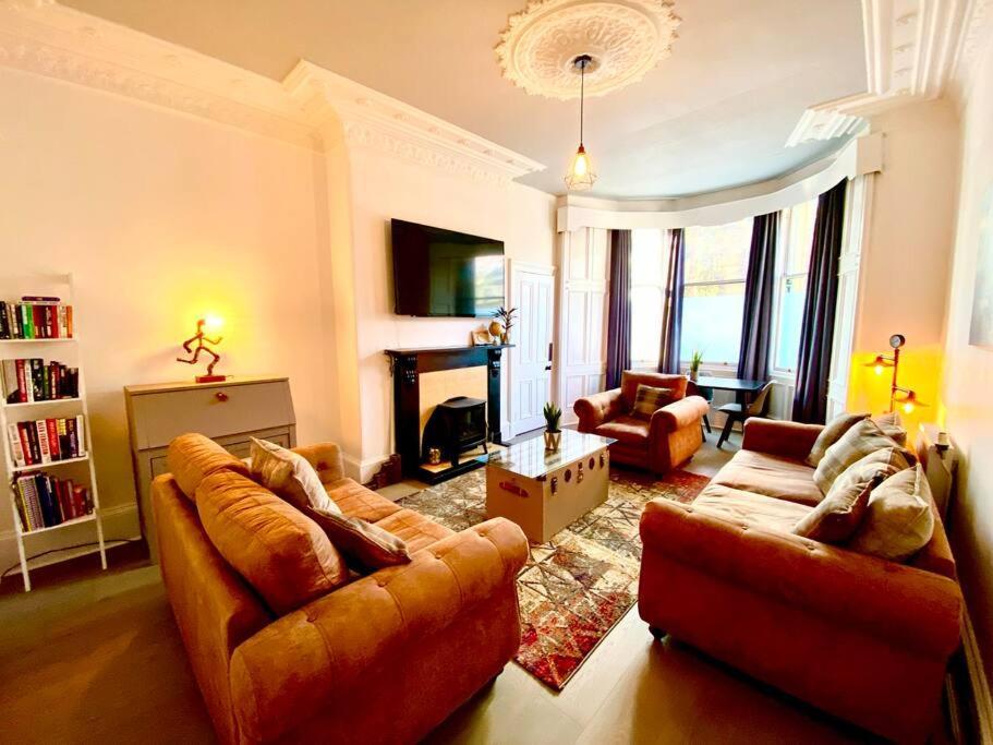 Anchored Homely Apartment In Historic Centre พาสเลย์ ภายนอก รูปภาพ