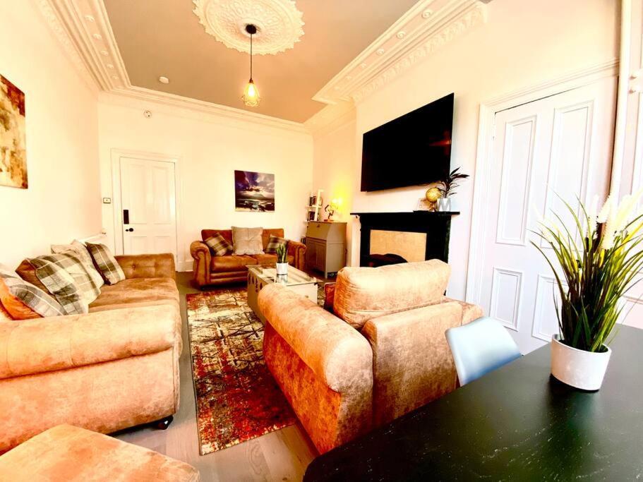 Anchored Homely Apartment In Historic Centre พาสเลย์ ภายนอก รูปภาพ